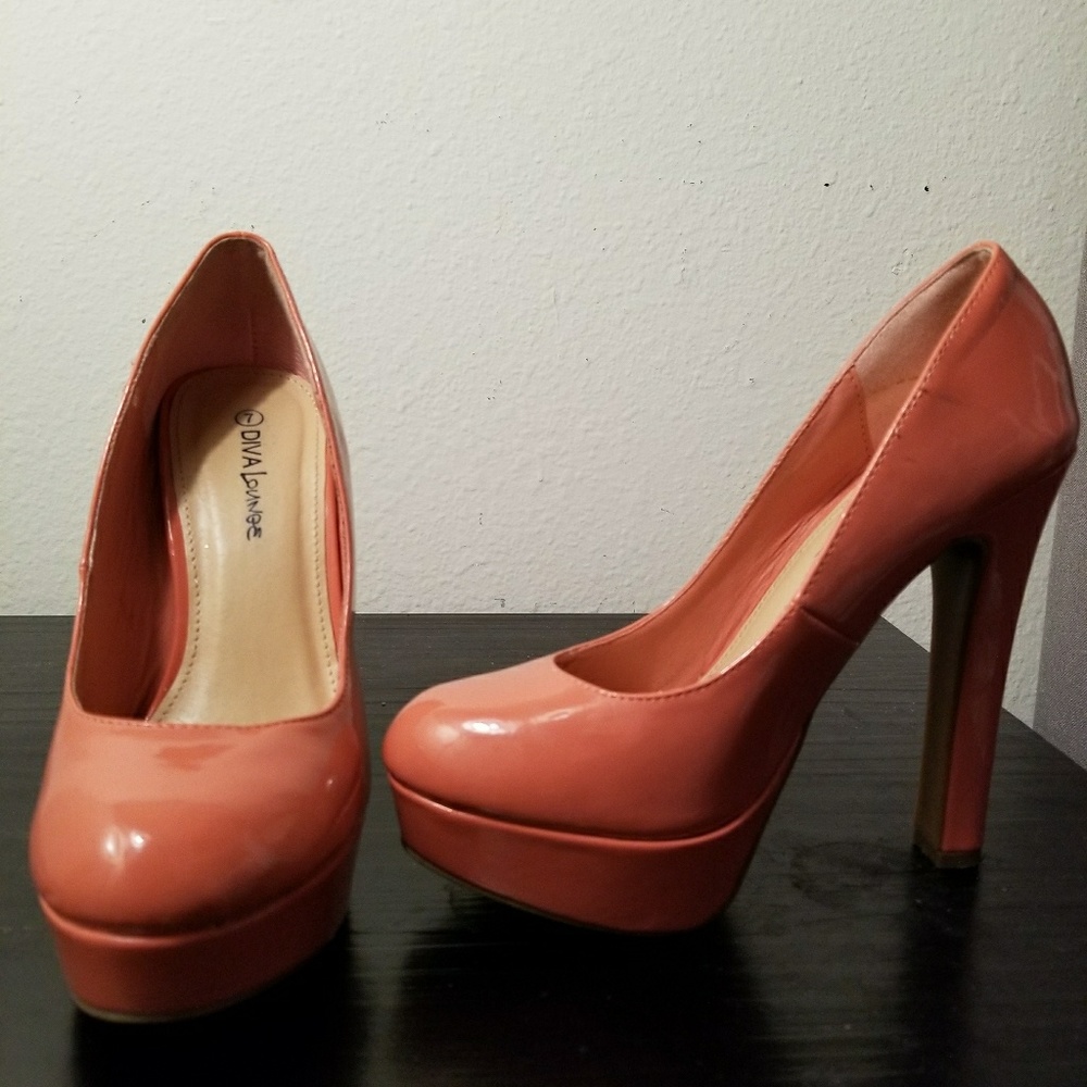 Peach pumps